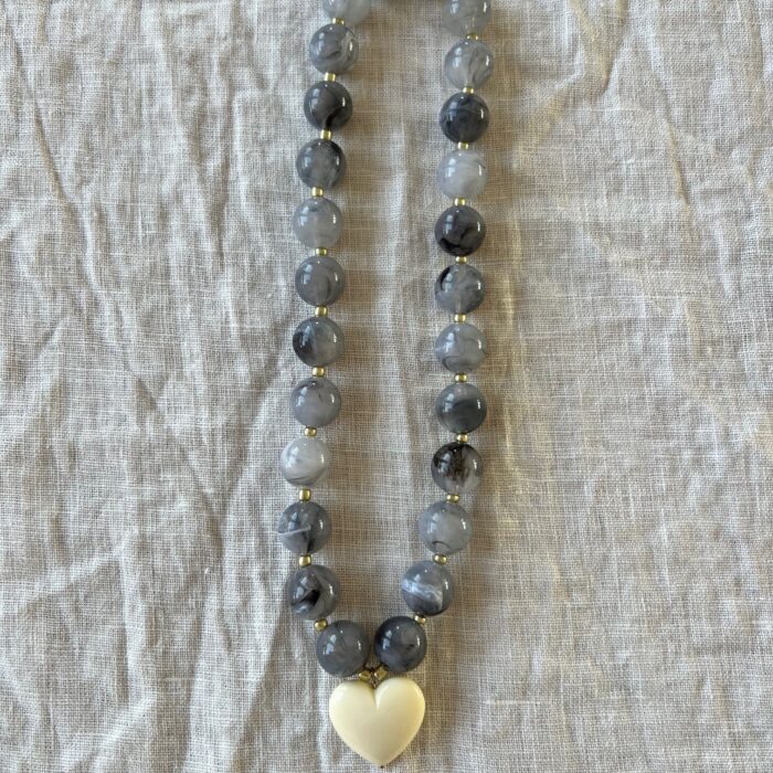 Marpo sydänkaulakoru harmaa